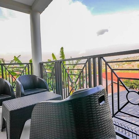 Ultra Modern Apartment In Nyarutarama Кигали Екстериор снимка
