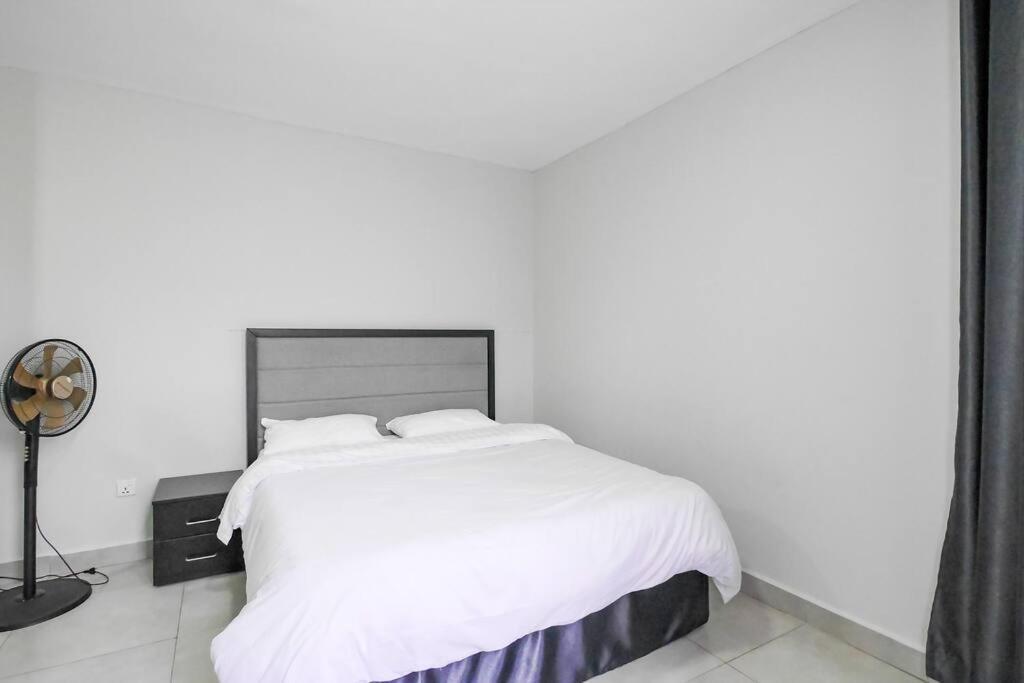 Ultra Modern Apartment In Nyarutarama Кигали Екстериор снимка